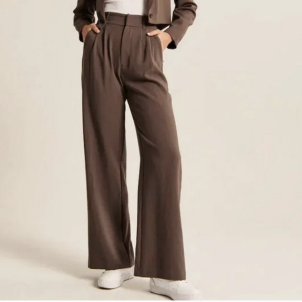 Abercrombie brown wide leg pants in Medium